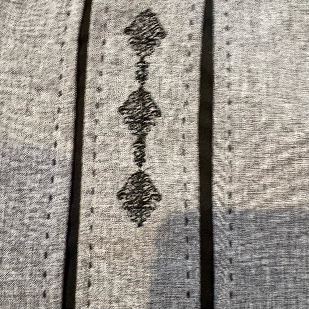 Syllables men's shirt sleeve embroidered detais shirt size XL - Picture 7 of 8
